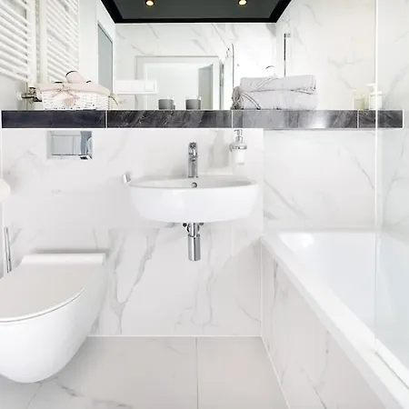 Urban Chic - One Bedroom - Gdanska 罗兹