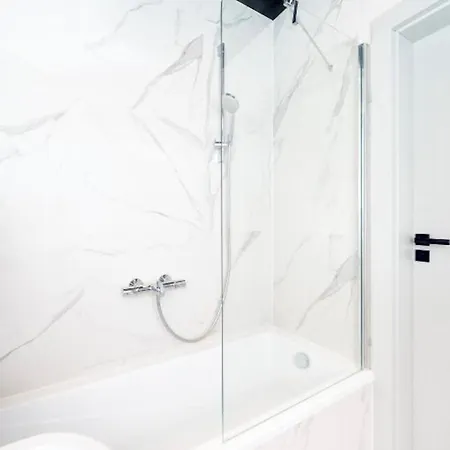 شقة Urban Chic - One Bedroom - Gdanska وودج